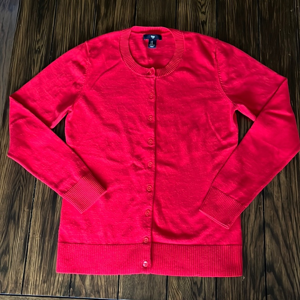EUC Gap red cardigan